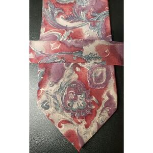 Court House Square Made In USA SILK Tie Necktie Painted Flowers Red 56 x 4 VTG